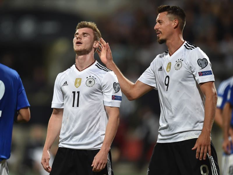 Công dụng bất ngờ như World Cup 2018 của máy massage chân
